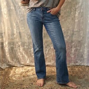 Banana Republic Women's Boot Cut Jeans in Blue Wash